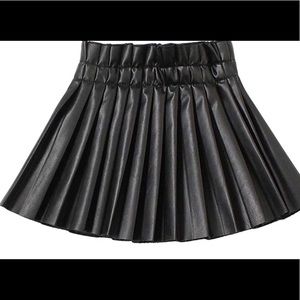 Girls pleated skirt